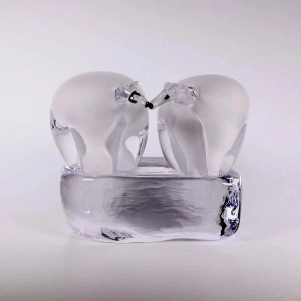 mr & mrs polar bear sculpture